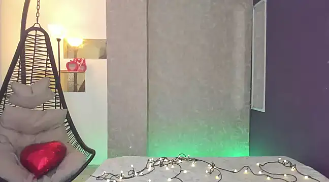 Snapshot of FelicitaSweet chatting on February 12, 2025, 7:24 pm FelicitaSweet online show from February 12, 2025, 7:24 pm