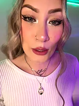 Lally Valencia   online show from September 11, 2025, 6:02 am