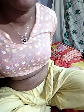 Snapshot of monekhan123 chatting on February 5, 2025, 11:44 am monekhan123 online show from February 5, 2025, 11:44 am