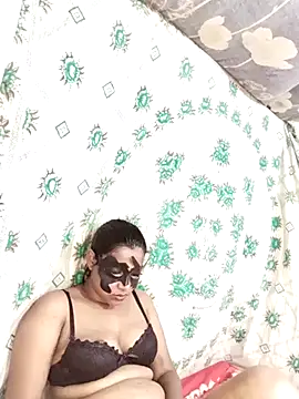 Snapshot of monekhan123 chatting on February 17, 2025, 8:04 pm monekhan123 online show from February 17, 2025, 8:04 pm