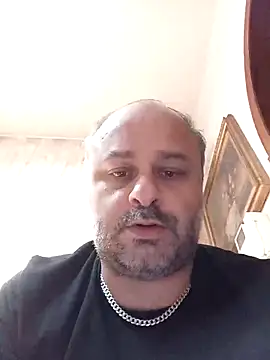 Snapshot of NAvoglia chatting on May 11, 2026, 3:18 pm NAvoglia online show from May 11, 2026, 3:18 pm