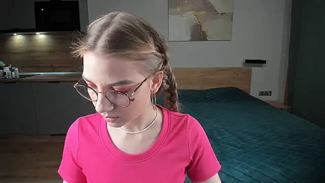 Enjoy everymoment  online show from February 14, 2025, 7:44 pm