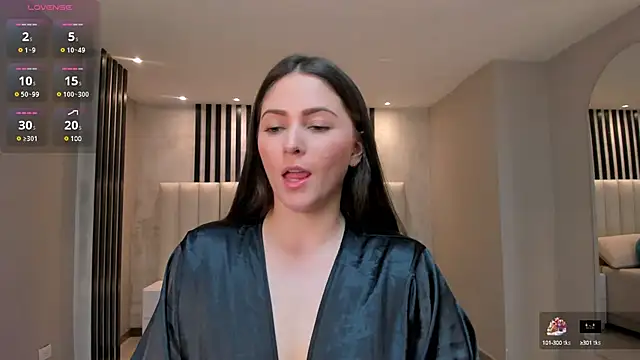 BeccaBaxter online show from February 18, 2025, 10:25 pm