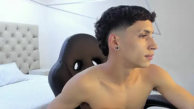 JhoanLeandro online show from January 17, 2026, 4:17 am