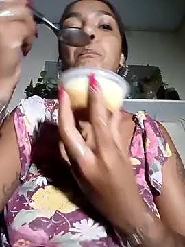 Pantaneirasexy online show from February 16, 2026, 11:45 pm