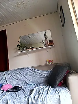 Pantaneirasexy online show from March 11, 2026, 8:15 pm