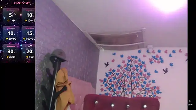 AngelaTurizo online show from September 27, 2025, 9:31 pm