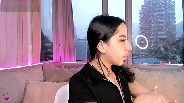 Daphne chers online show from November 20, 2025, 7:57 pm