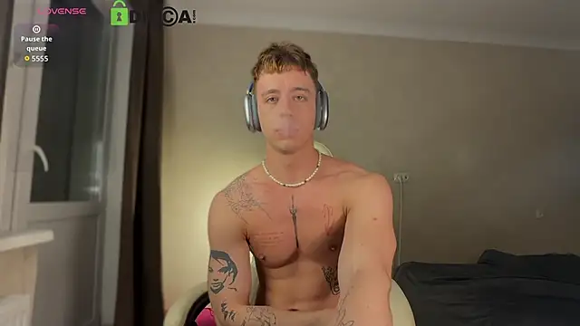 VincentSmith02 online show from March 9, 2026, 9:19 pm