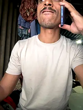 Loveinsync online show from November 28, 2025, 9:01 am