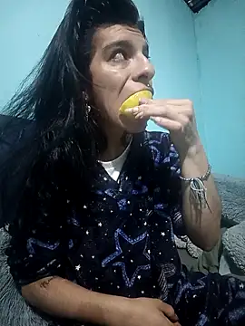 Ariell Kieran online show from December 3, 2025, 2:52 am