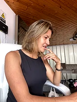 Andrea18 blonde online show from November 5, 2025, 4:07 pm