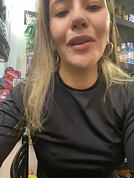 Andrea18 blonde online show from April 16, 2026, 3:02 pm