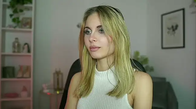 catecrago  online show from February 18, 2025, 2:06 pm