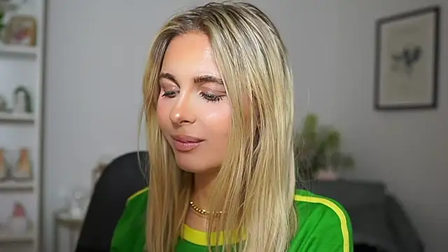 catecrago  online show from March 18, 2025, 5:21 pm