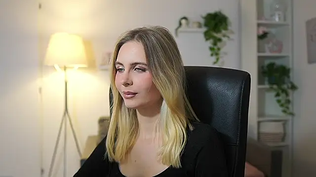 catecrago  online show from November 25, 2025, 9:09 am