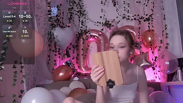 Kellybbface online show from December 1, 2025, 5:23 am