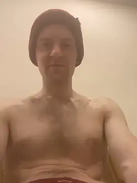 LynnAhNight online show from February 25, 2025, 3:09 am