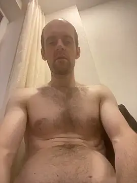 LynnAhNight online show from September 26, 2025, 3:10 am