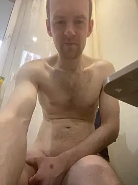 LynnAhNight online show from February 23, 2026, 5:27 am