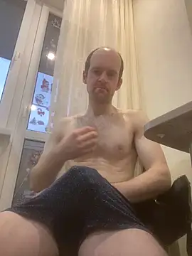 LynnAhNight online show from April 1, 2026, 3:18 am