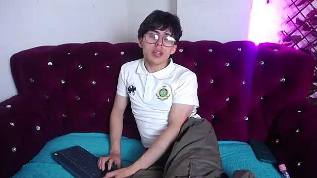 PepperTwink online show from February 19, 2025, 1:28 pm