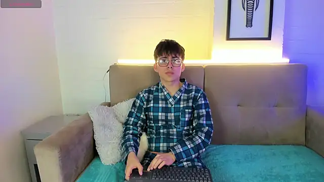 PepperTwink online show from February 26, 2025, 12:58 pm