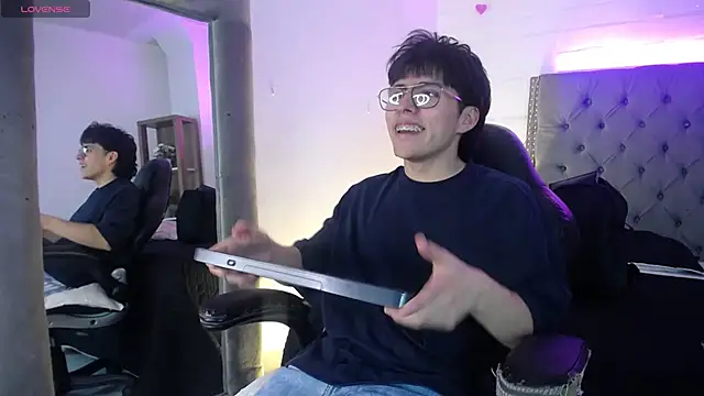 PepperTwink online show from September 11, 2025, 4:18 pm