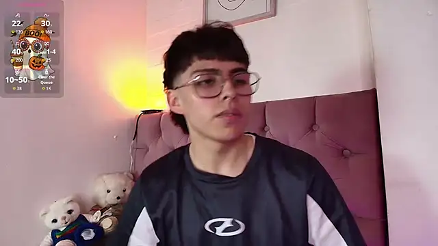 PepperTwink online show from November 13, 2025, 5:01 pm