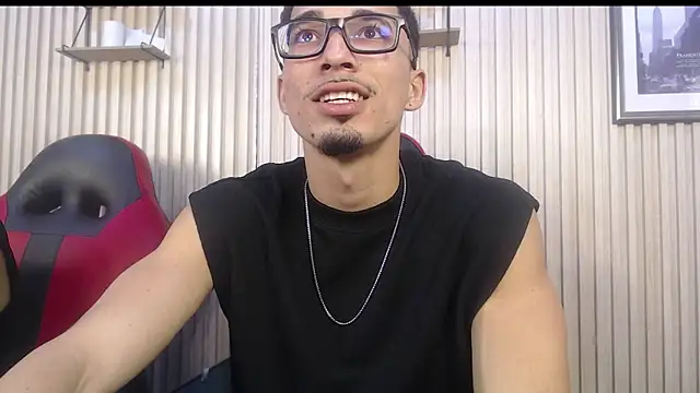 Becker2  online show from November 30, 2025, 11:09 pm