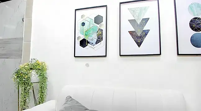 Snapshot of LilibetAndStrong chatting on February 12, 2025, 5:48 pm LilibetAndStrong online show from February 12, 2025, 5:48 pm