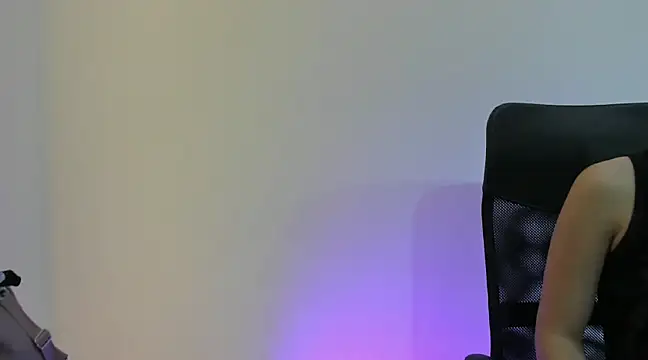 Snapshot of LilibetAndStrong chatting on March 21, 2025, 7:57 pm LilibetAndStrong online show from March 21, 2025, 7:57 pm