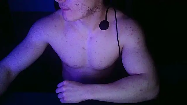 kissspls online show from March 9, 2025, 5:44 am