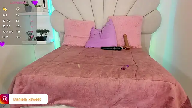 Danielaangelina online show from April 3, 2026, 5:27 am