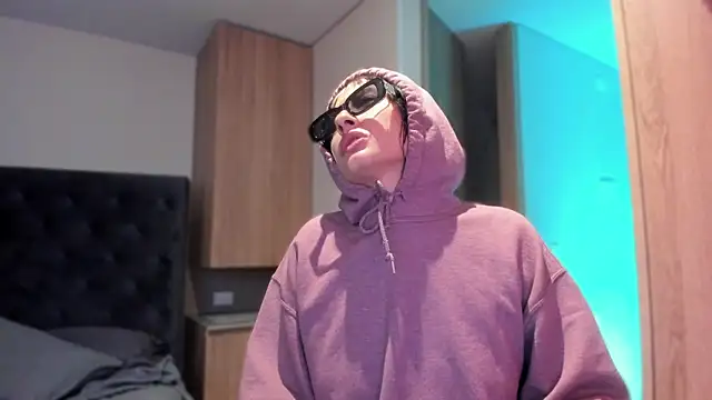 ggor4w33 online show from March 31, 2026, 2:46 am