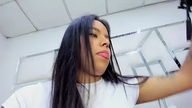 ZoeWan69 online show from March 21, 2025, 11:12 am