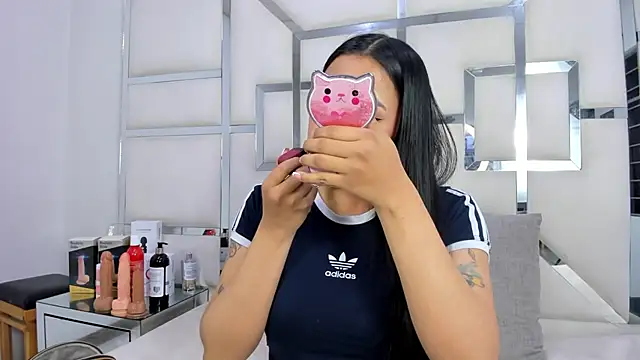 ZoeWan69 online show from November 11, 2025, 11:32 am