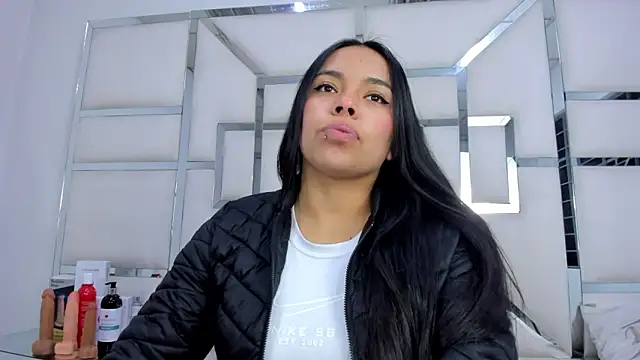 ZoeWan69 online show from December 3, 2025, 11:30 am