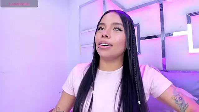 ZoeWan69 online show from March 3, 2026, 2:12 pm