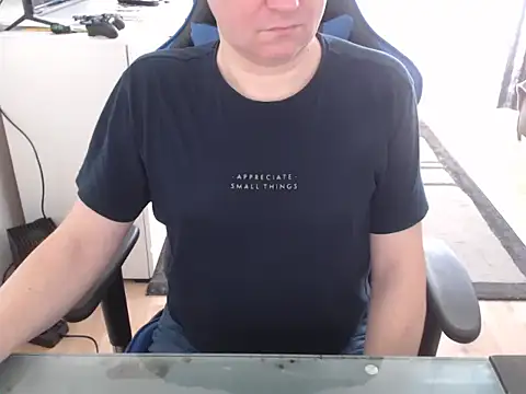 Snapshot of ruplumber chatting on March 18, 2025, 8:47 am ruplumber online show from March 18, 2025, 8:47 am