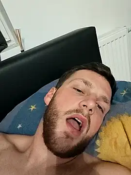 Cosmin224451 online show from September 29, 2025, 6:46 pm