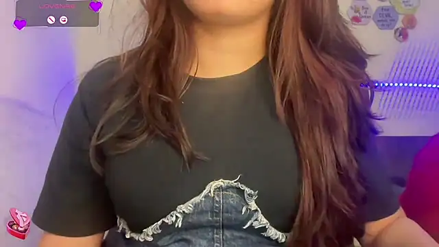 Snapshot of EZ_shuvani chatting on September 30, 2025, 6:13 pm EZ shuvani online show from September 30, 2025, 6:13 pm