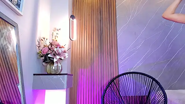 ariana jhonson1 online show from March 7, 2025, 12:45 pm