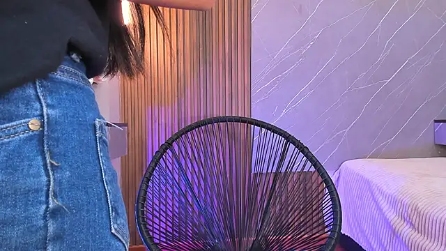 ariana jhonson1 online show from March 10, 2025, 12:26 pm