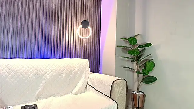 ariana jhonson1 online show from March 11, 2025, 7:25 pm