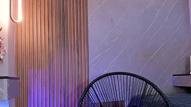 ariana jhonson1 online show from March 21, 2025, 12:39 pm