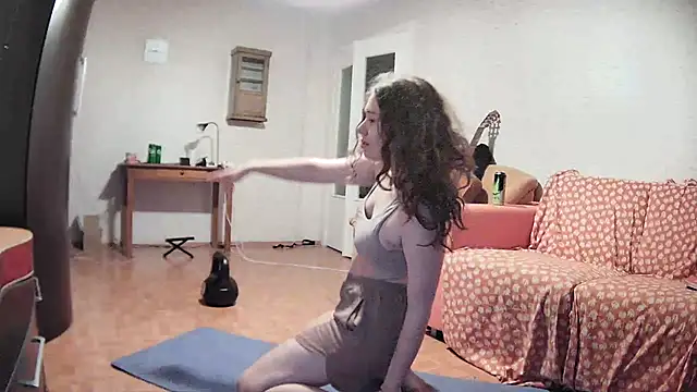 Snapshot of girliemilk chatting on March 2, 2025, 9:22 pm girliemilk online show from March 2, 2025, 9:22 pm