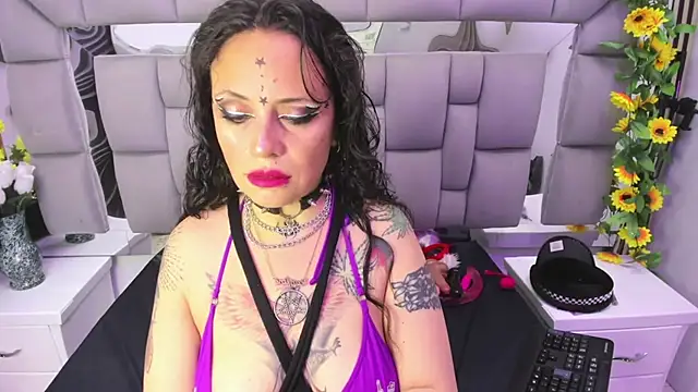 Fenix Lilith online show from November 14, 2025, 9:02 pm