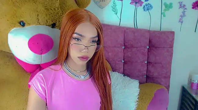 Snapshot of Khloe_Leal chatting on February 4, 2025, 12:08 am Khloe Leal online show from February 4, 2025, 12:08 am