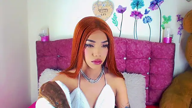 Snapshot of Khloe_Leal chatting on March 12, 2025, 12:42 am Khloe Leal online show from March 12, 2025, 12:42 am